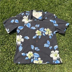 Tommy Bahama Shirt Men's Medium Black Floral Hawaiian Button Up Camp Silk Blend